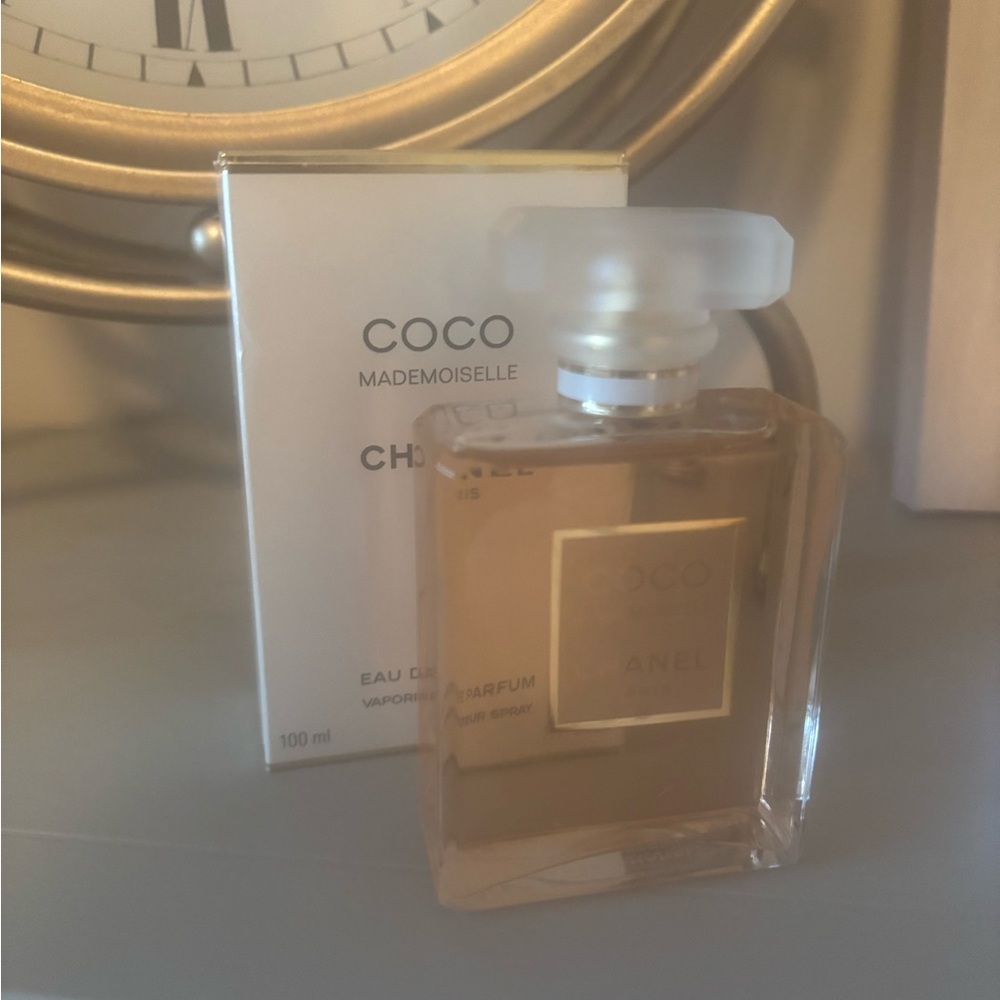 CHANEL Coco Mademoiselle Eau de Parfum - White and Gold